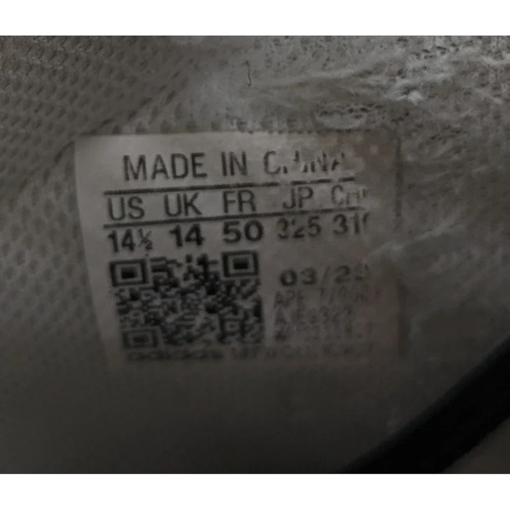 Mens Adidas White Black Mid Top Adizero Basketball Shoes IE9322 Size 14.5